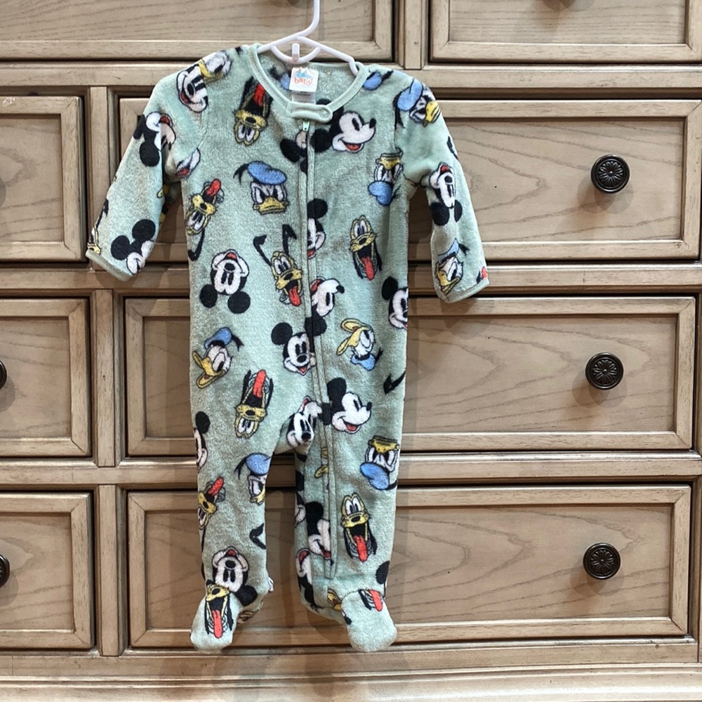 Fleece Disney Onesie, NWOT, 6-9 months